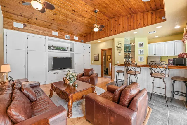 Residence photo 26