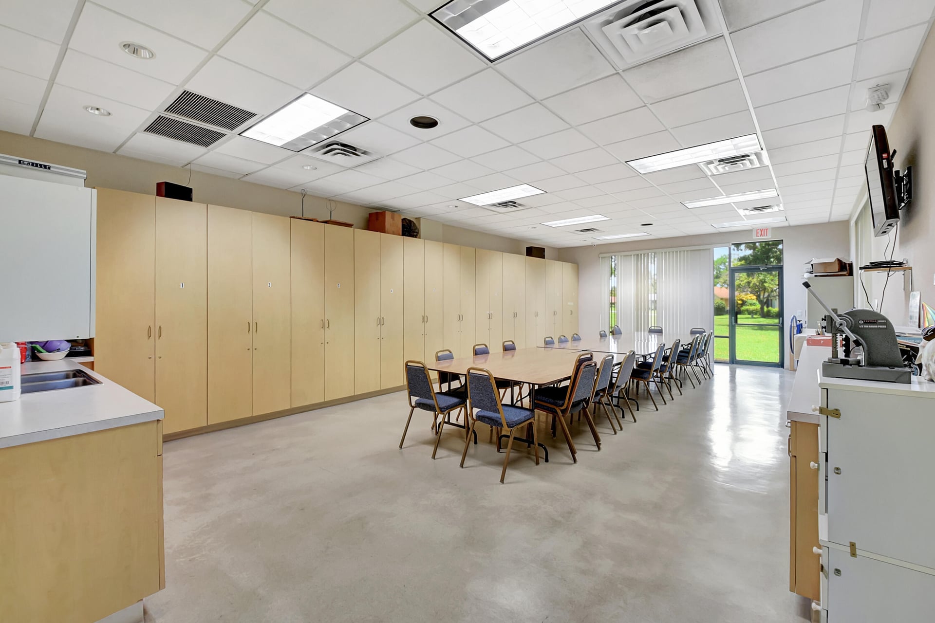 Unit C photo 25
