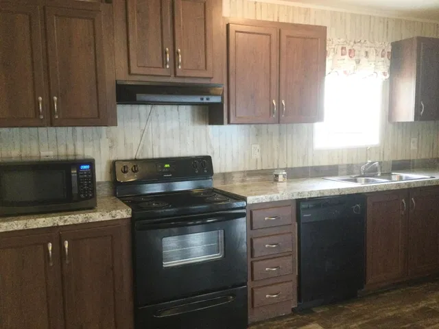 Unit 82 photo 6