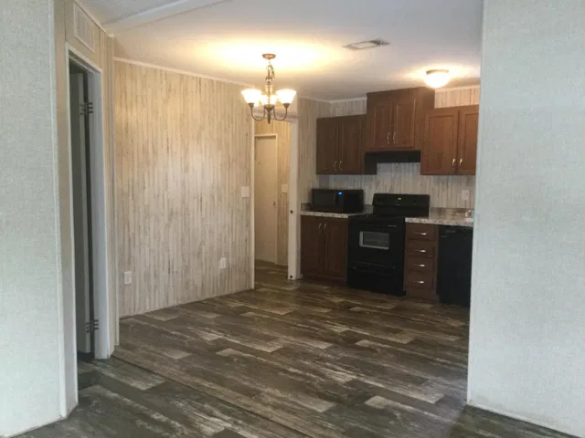 Unit 82 photo 8