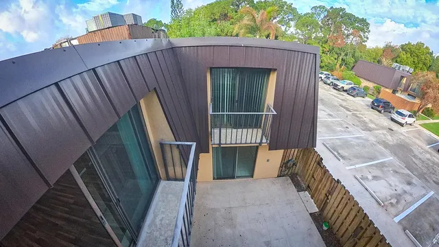  Unit 415 photo 5