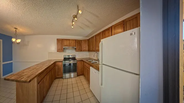 Unit 415 photo 9