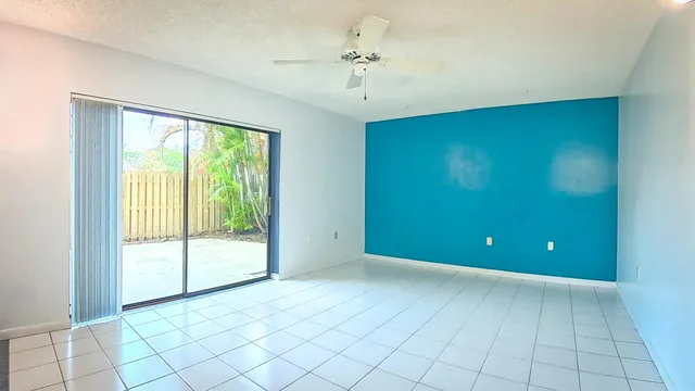  Unit 415 photo 15