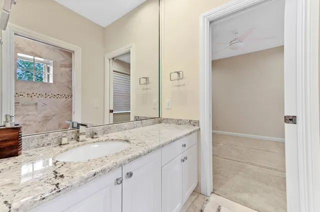  Residence photo 32