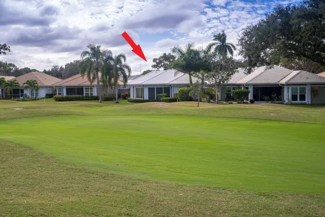 Monarch Country Club Residence photo 3