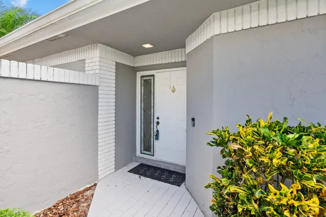 Monarch Country Club Residence photo 5