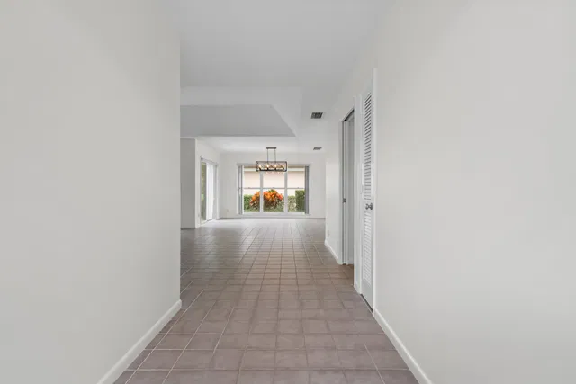 Monarch Country Club Residence photo 6