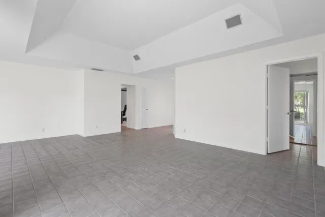 Monarch Country Club Residence photo 8