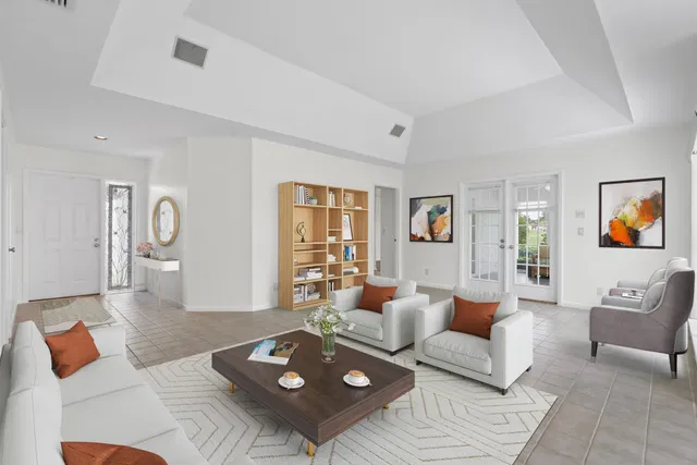 Monarch Country Club Residence photo 9