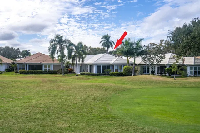 Monarch Country Club Residence photo 41