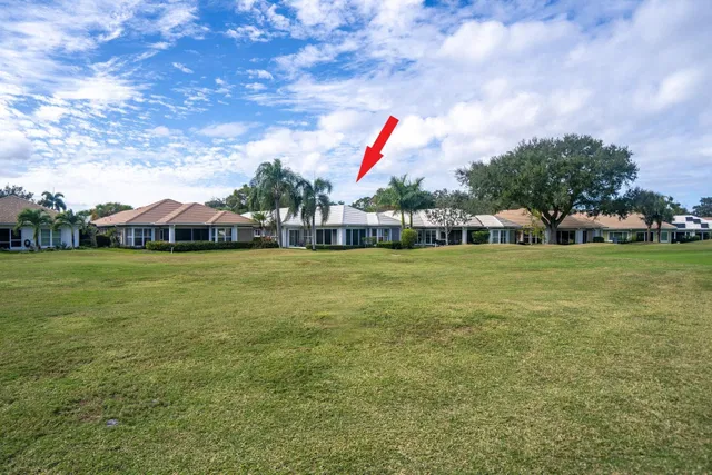 Monarch Country Club Residence photo 42