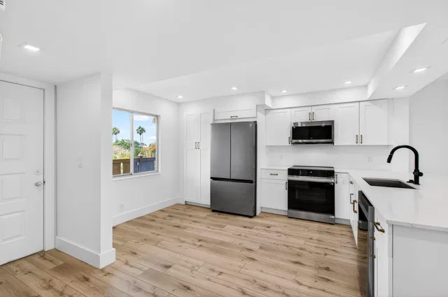 Unit 406 photo 10