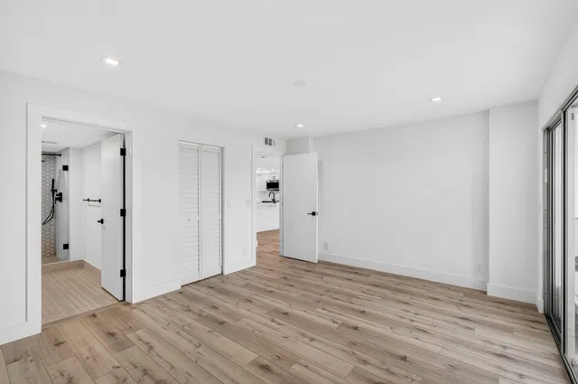 Unit 406 photo 19