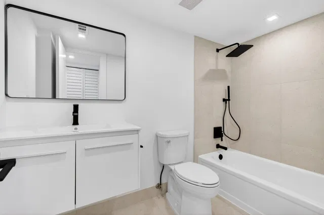 Unit 406 photo 29