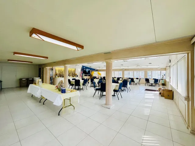 Unit A-1 photo 30