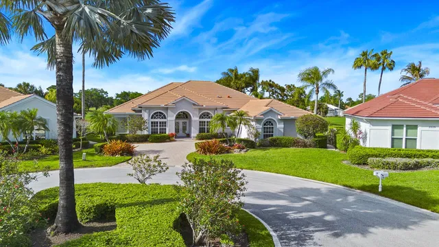 Monarch Country Club Residence photo 5