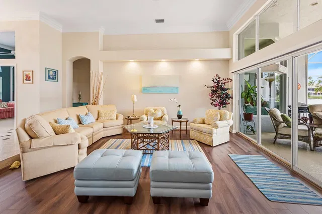 Monarch Country Club Residence photo 9