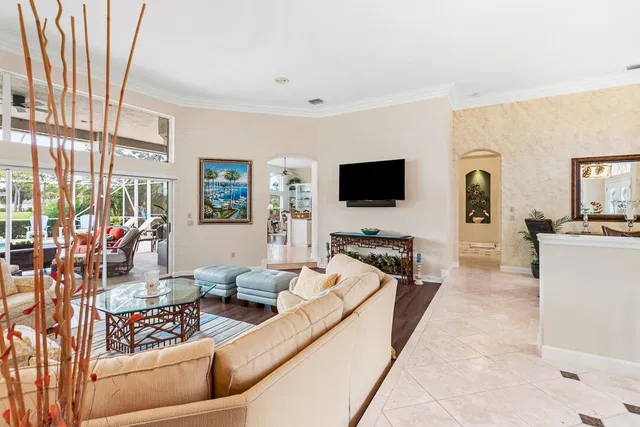 Monarch Country Club Residence photo 11