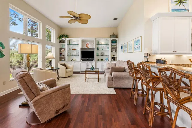 Monarch Country Club Residence photo 15