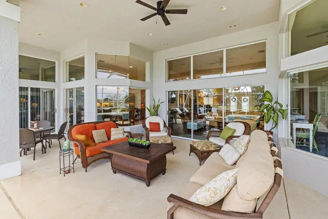 Monarch Country Club Residence photo 42