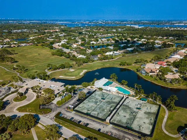 Monarch Country Club Residence photo 66