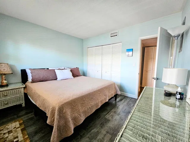 Unit 106 photo 12