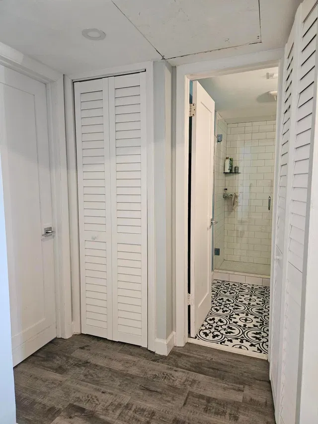 Unit 106 photo 14
