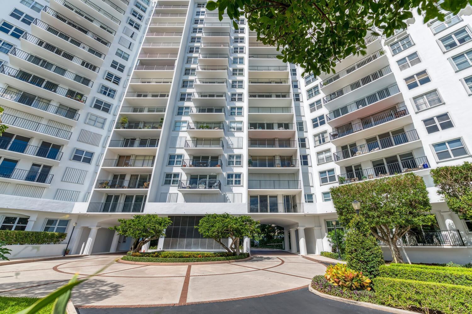 1701 S Flagler Unit 709 photo 2