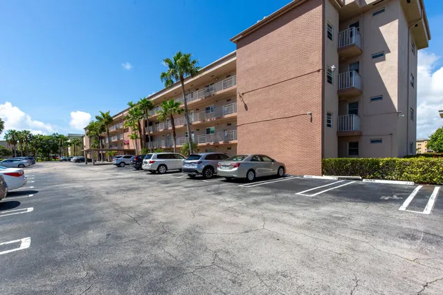 Unit 411 photo 2