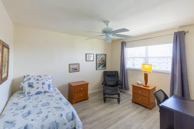 Unit 411 photo 12