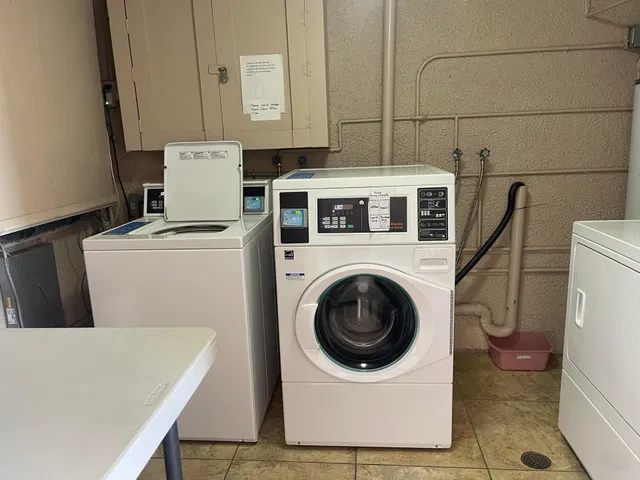 Unit 411 photo 33