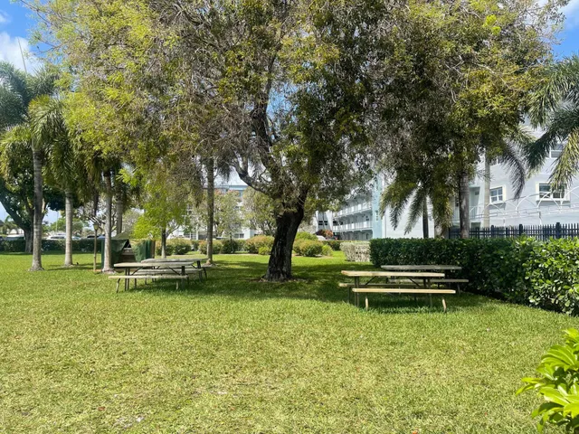 Unit 411 photo 35