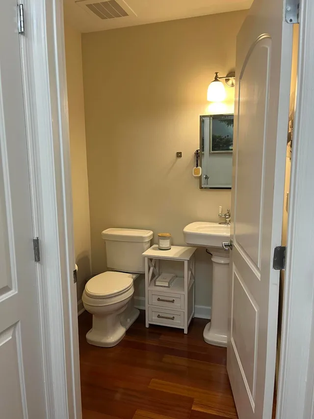 One City Plaza Unit 406 photo 8
