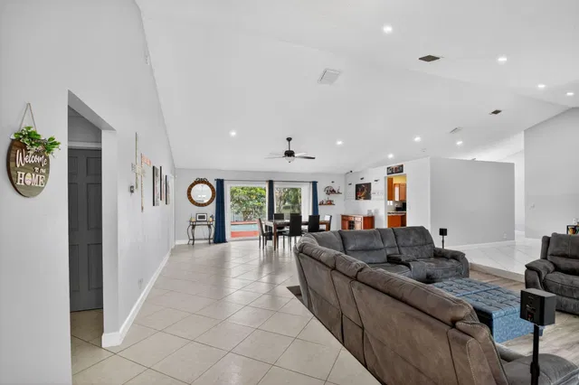 Residence photo 6