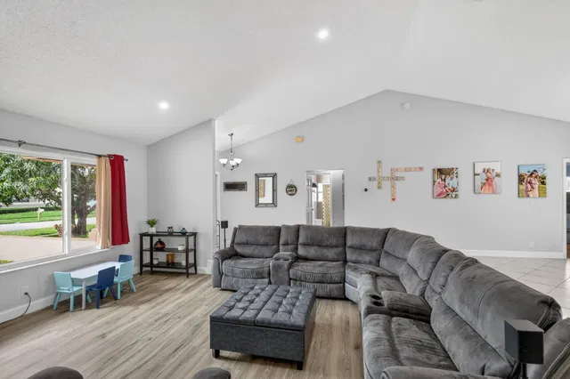 Residence photo 7