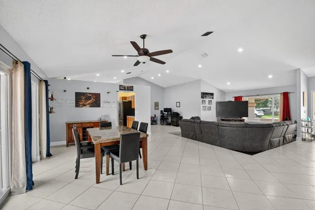 Residence photo 10