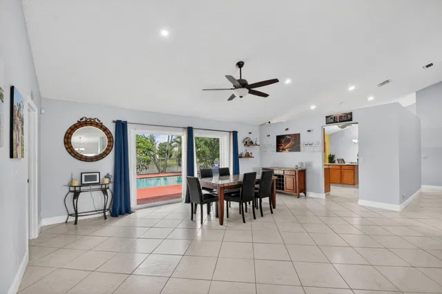 Residence photo 12