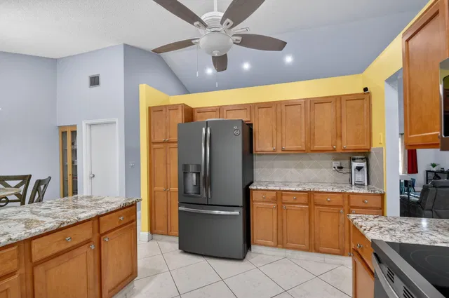 Residence photo 17