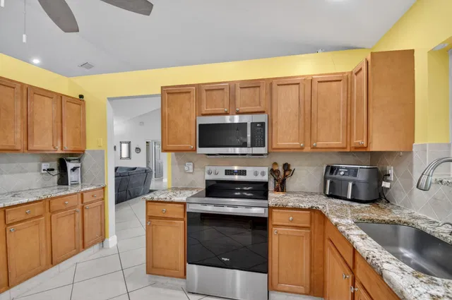 Residence photo 18