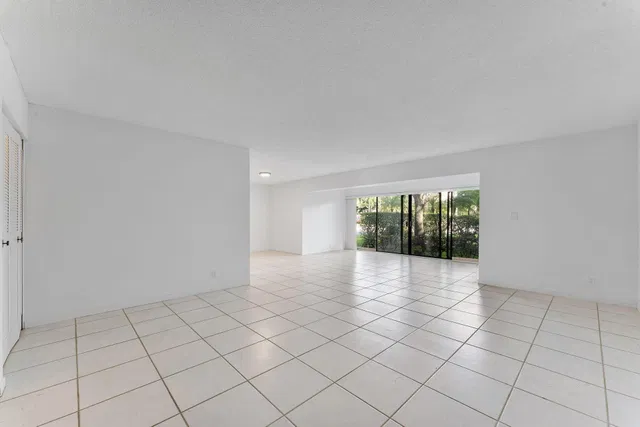  Unit 170 photo 12