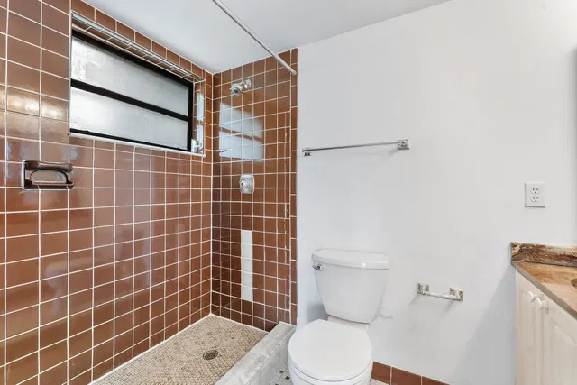  Unit 170 photo 23