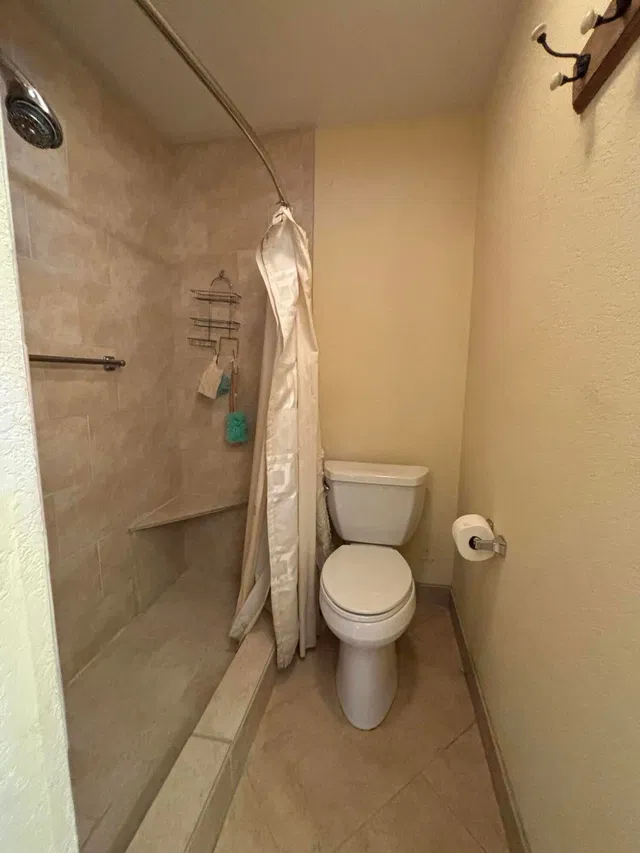  Unit 122 photo 6