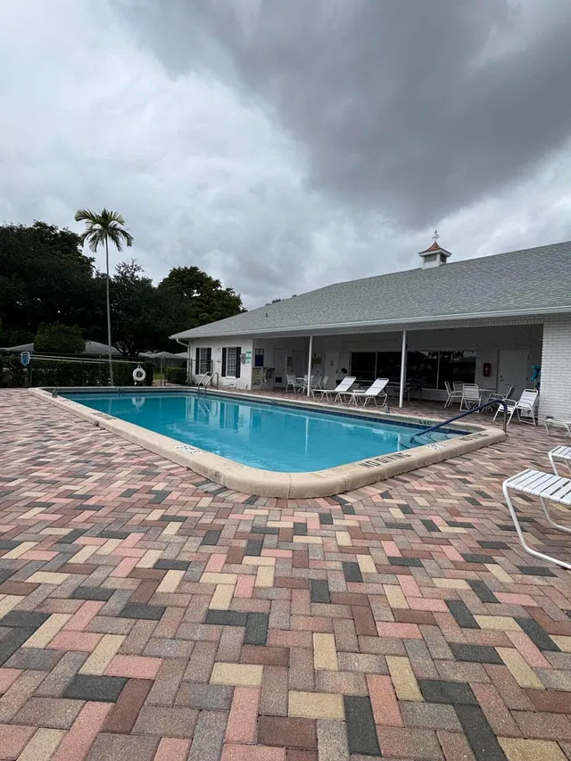  Unit 122 photo 13