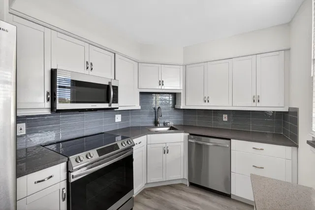 Unit 511 photo 5