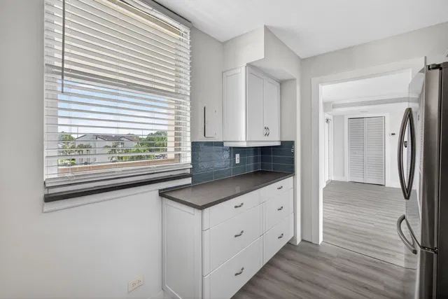 Unit 511 photo 8