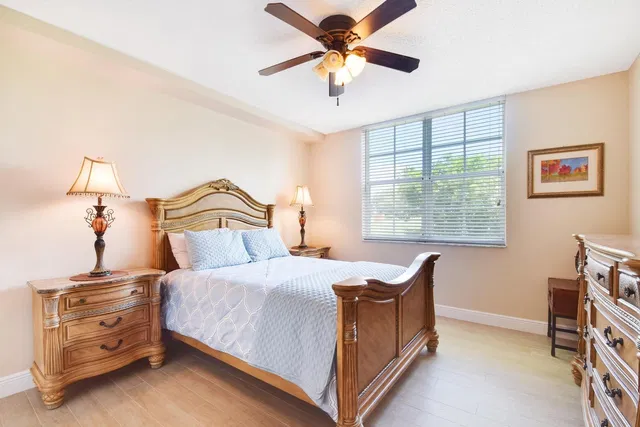  Residence photo 9