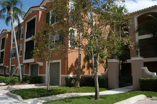  Residence photo 23