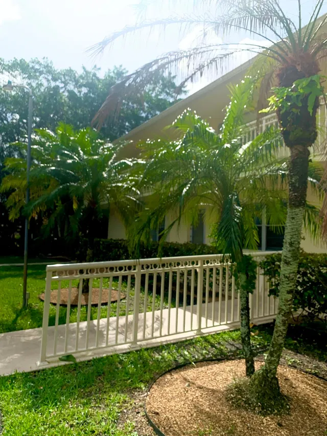 Residence photo 2