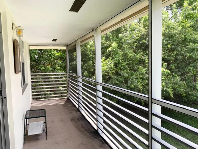 Residence photo 25