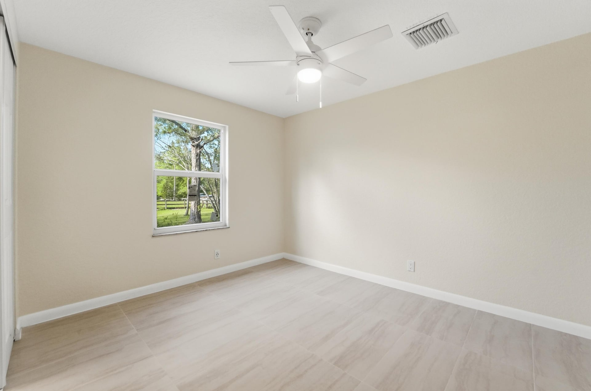 Residence photo 28